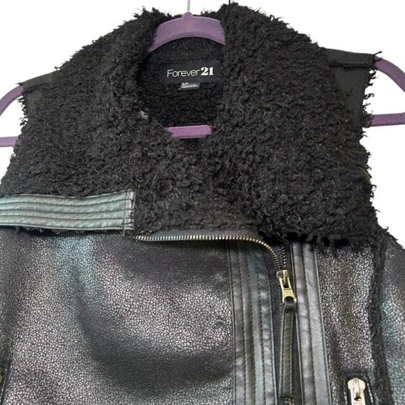 Forever 21 Faux Leather Shearling Fur Vest Jacket Black Small Rocker Sleeveless - Picture 12 of 12